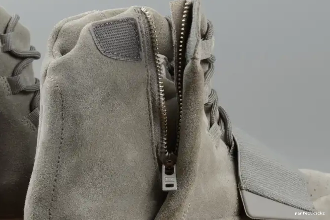 BB1840 LIGHT GLOW ADIDAS 750 GREY GUM BOOST DARK YEEZY 0516